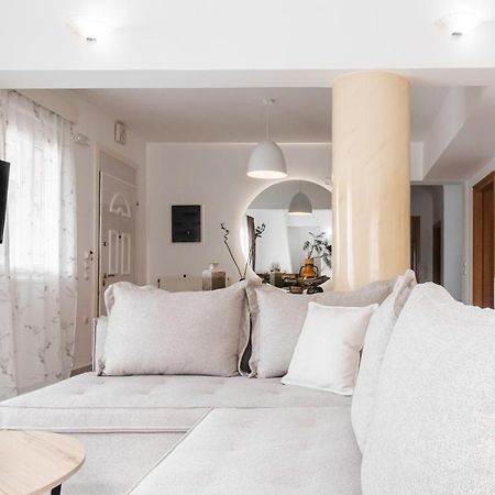 Villa Ventus, 40Sqm Private Pool & Hot Tub! Roussospítion Exteriör bild