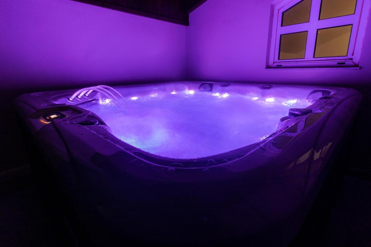 Villa Ventus, 40Sqm Private Pool & Hot Tub! Roussospítion Exteriör bild