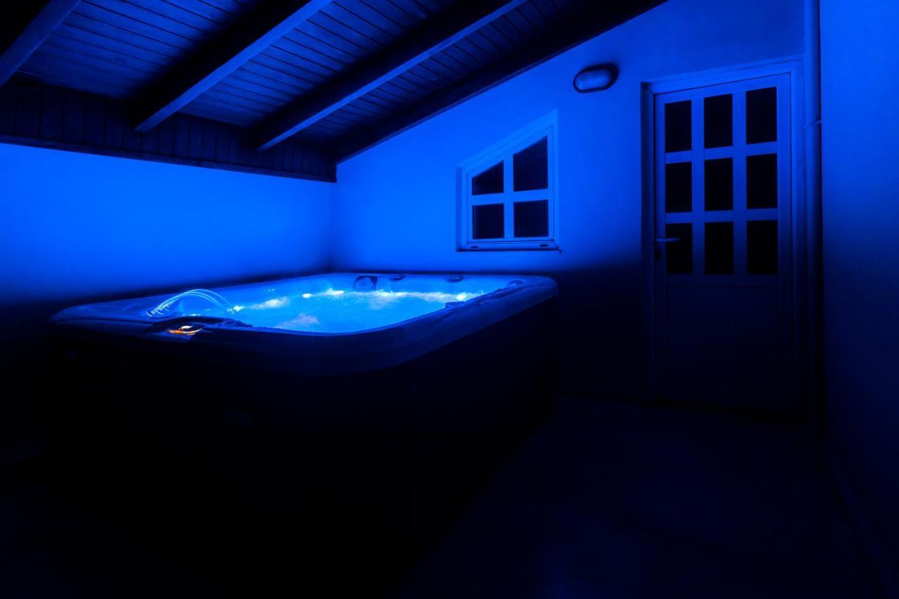 Villa Ventus, 40Sqm Private Pool & Hot Tub! Roussospítion Exteriör bild