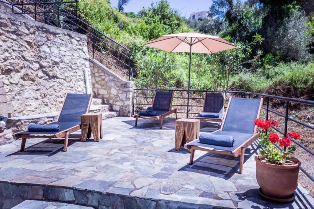 Villa Ventus, 40Sqm Private Pool & Hot Tub! Roussospítion Exteriör bild