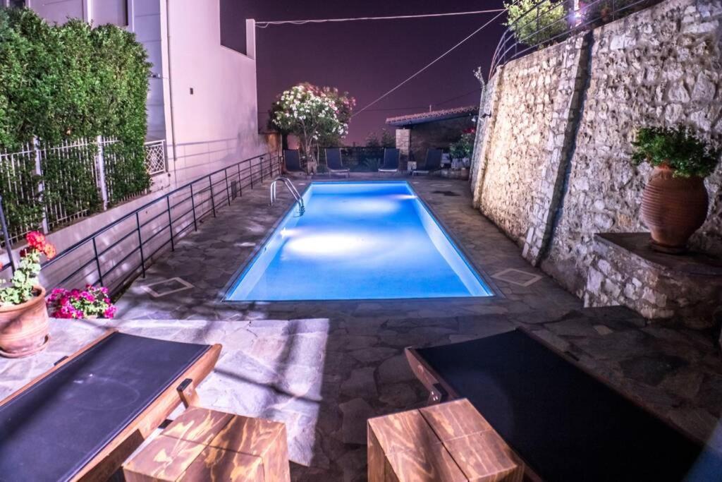 Villa Ventus, 40Sqm Private Pool & Hot Tub! Roussospítion Exteriör bild