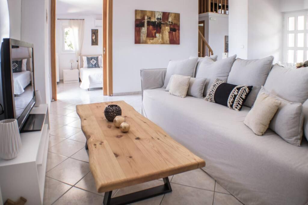 Villa Ventus, 40Sqm Private Pool & Hot Tub! Roussospítion Exteriör bild