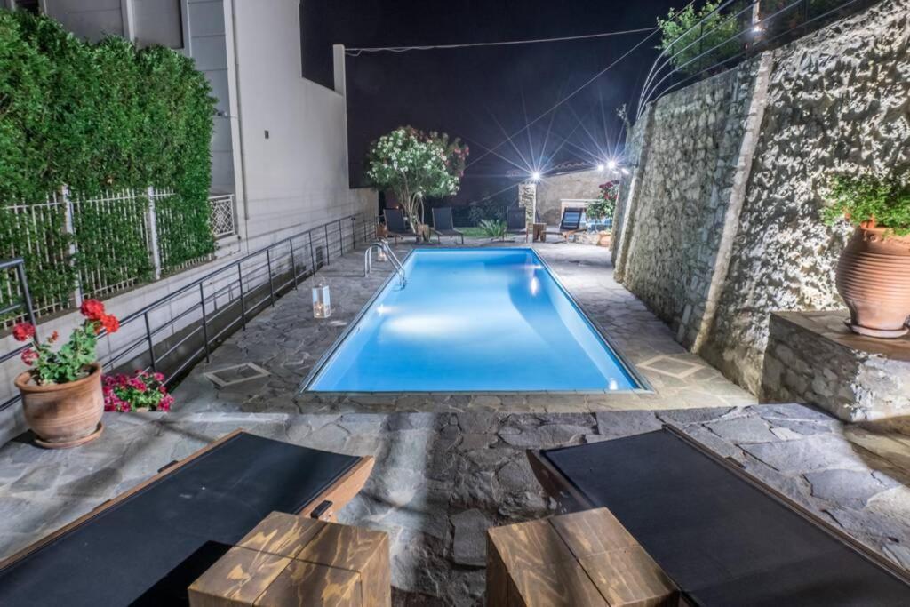 Villa Ventus, 40Sqm Private Pool & Hot Tub! Roussospítion Exteriör bild